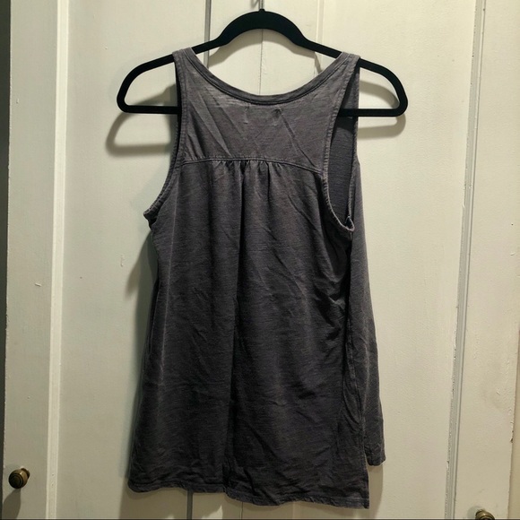 Universal Thread Split Neck Tank Top Distressed - Picture 3 of 3